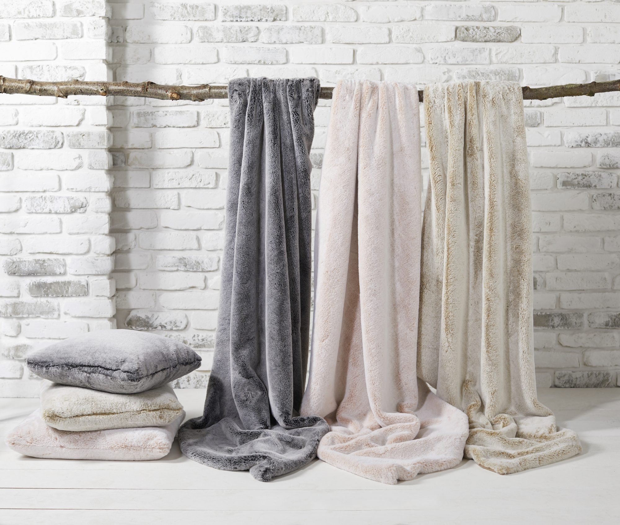 Walton & Co Tipped Faux Fur Throw Buy Online Here Portmeirion Online