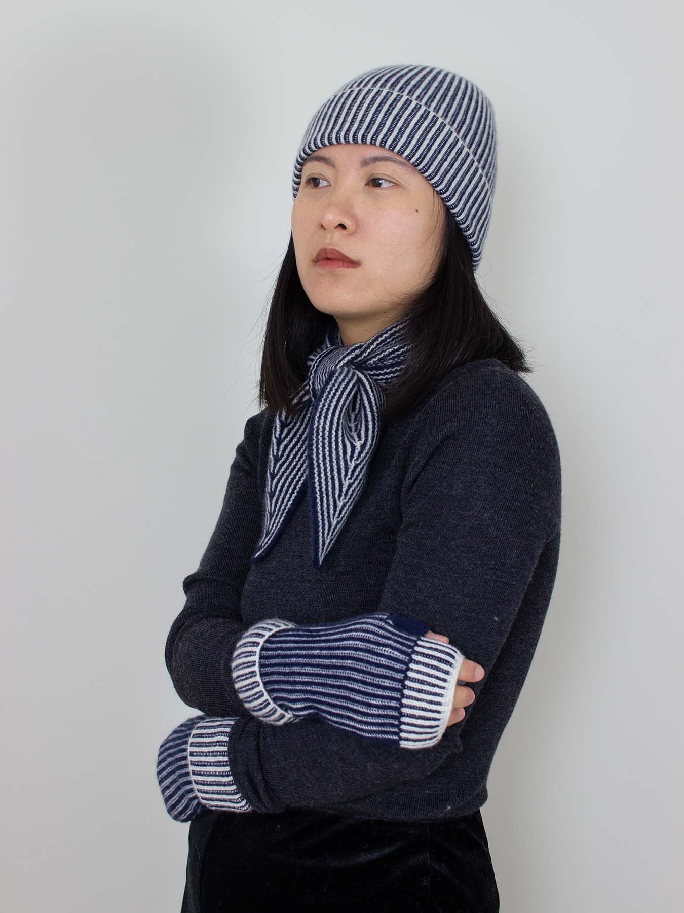 Oats & Rice Marine Cashmere Rib Hand Warmers Navy | At Portmeirion ...