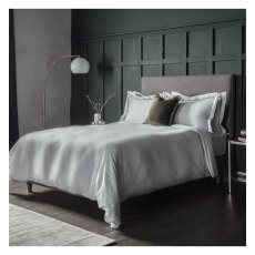 Savoy White Duvet Set