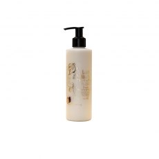 Arthouse Unlimited Lady Muck Body Lotion with Black Pomegranate 250ml