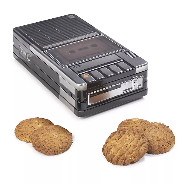 Vintage Cassette Recorder Tin With Cornish Clotted Cream Shortbread 480g