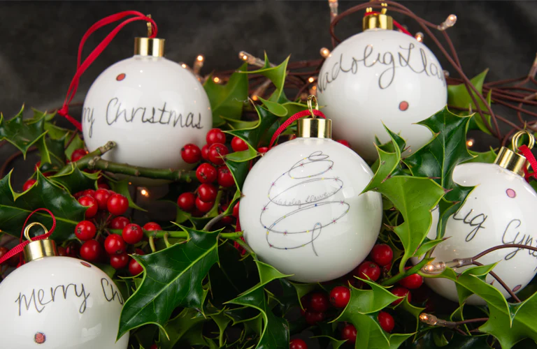 Welsh Connection Cofrodd Christmas Tree Bauble