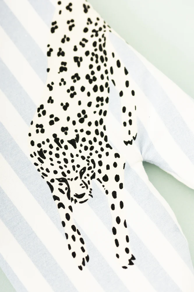 Yvonne Ellen Cheetah Oven Glove