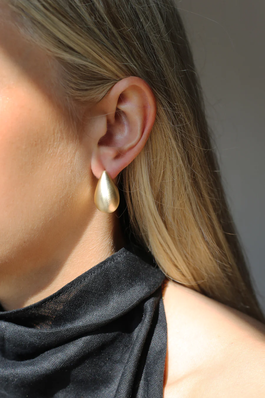 Hush Earrings Gold