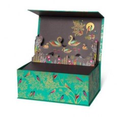 Sara Miller Chelsea Mug & Candle Gift Set