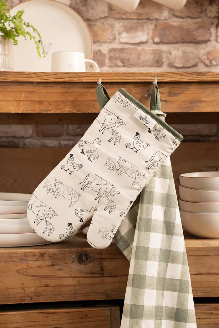 Woodbury Lane Oven Mitt