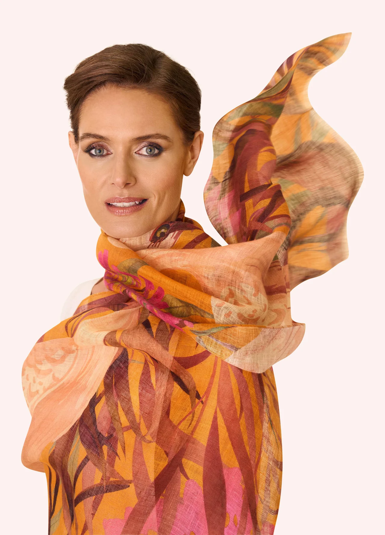 Powder Linen & Cotton Scarf - Oriental Crane