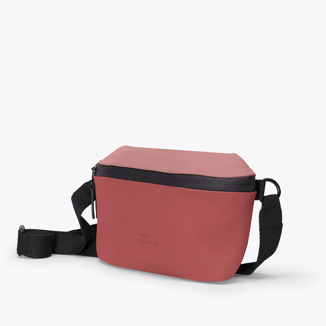Ucon Acrobatics Lotus Jona Medium Bag - Dark Rose / Hisbiscus