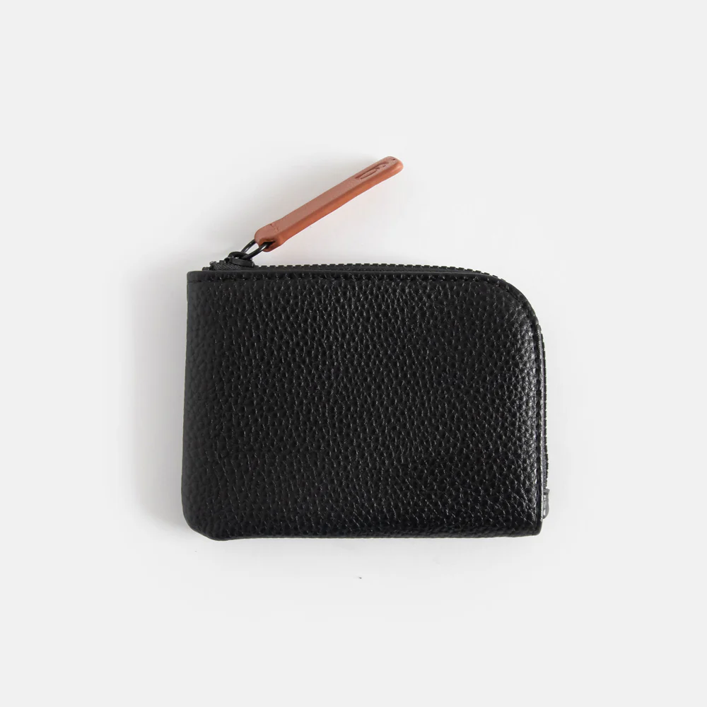 Caroline Gardner Black/Navy Corner Wallet