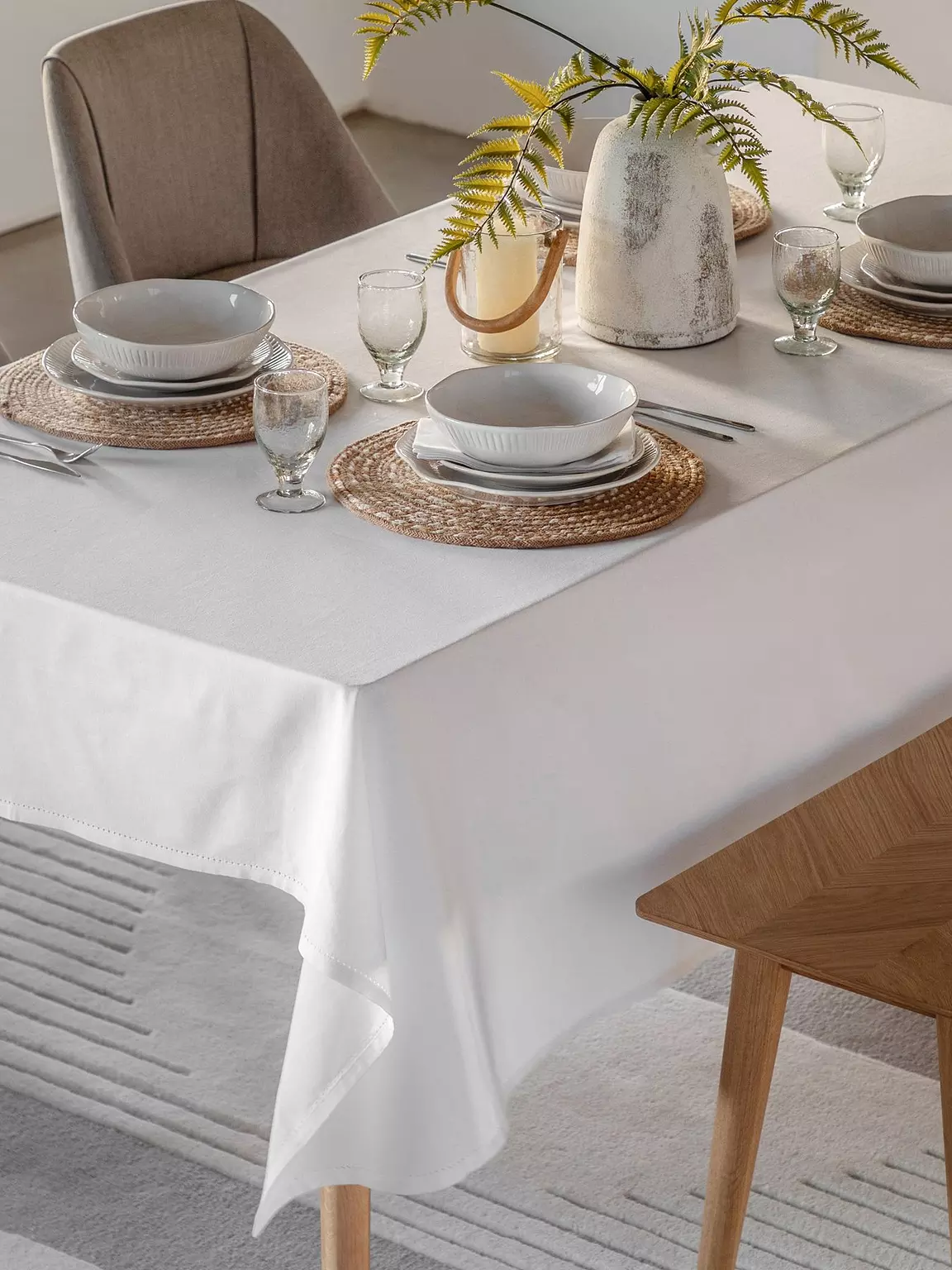 White Classic Tablecloth White Classic Tablecloth
