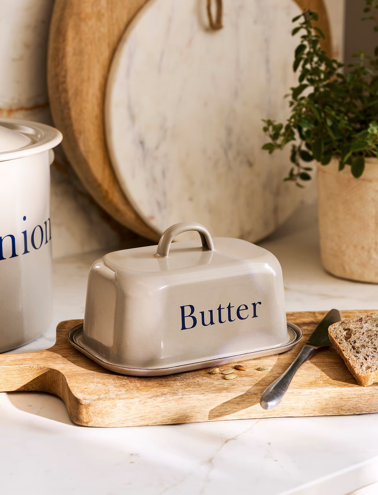 Garden Trading Enamel Butter Dish With Lid - Truffle