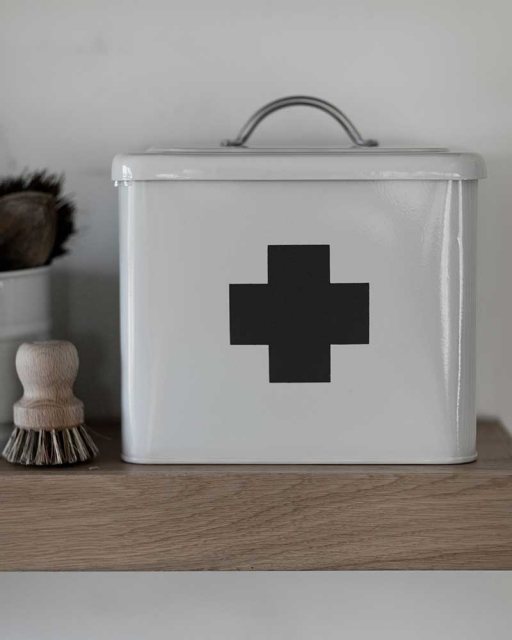 First Aid Box Chalk