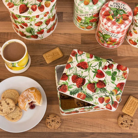 Emma Bridgewater Emma Bridgewater Strawberries Deep Rectangular Tin With Biscuits