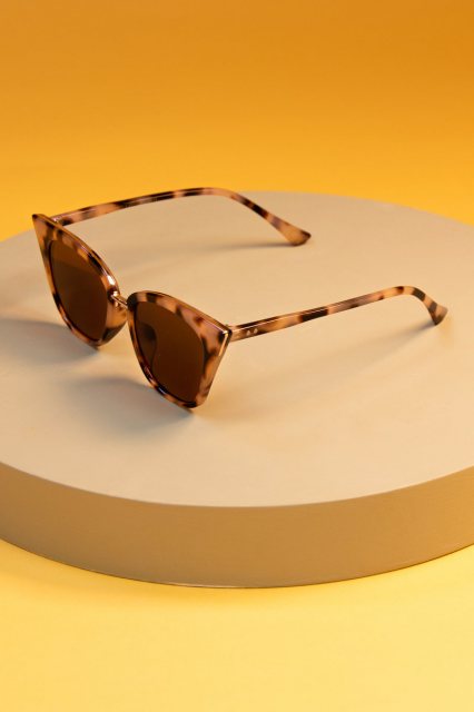 Powder Powder Limited Edition Annika Glasses - Tortoiseshell