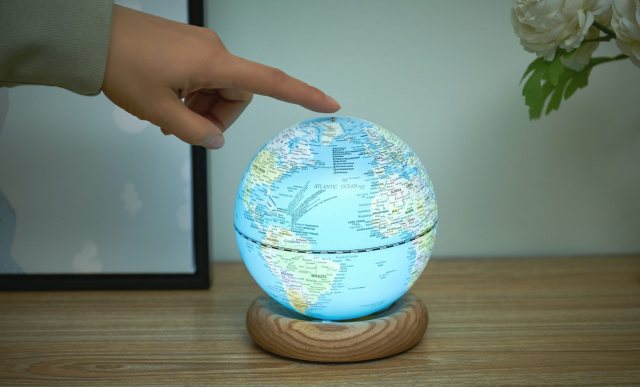 Gingko Atlas Globe Light Large Sky Blue White Ash