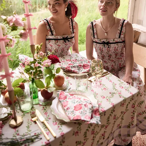 ダリア様　table clothe of cathkidston fabric Cath Kidston Strawberry Garden Blue Tablecloth | eBay UK