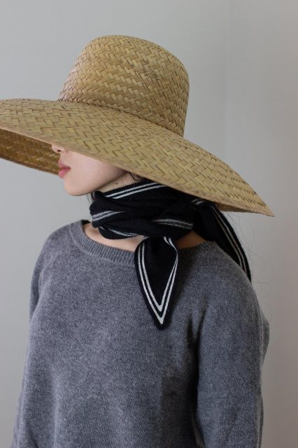 Oats & Rice Bronte Spindle-shaped Knitted Cashmere Scarf Ebony Black