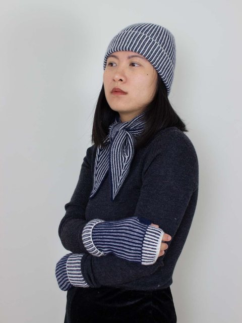 Oats & Rice Marine Cashmere Rib Hand Warmers Navy