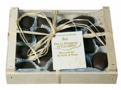 Dolci Pensieri di Calabria Figs In Dark Chocolate with Rum & Cherry in Wooden Tray 200g