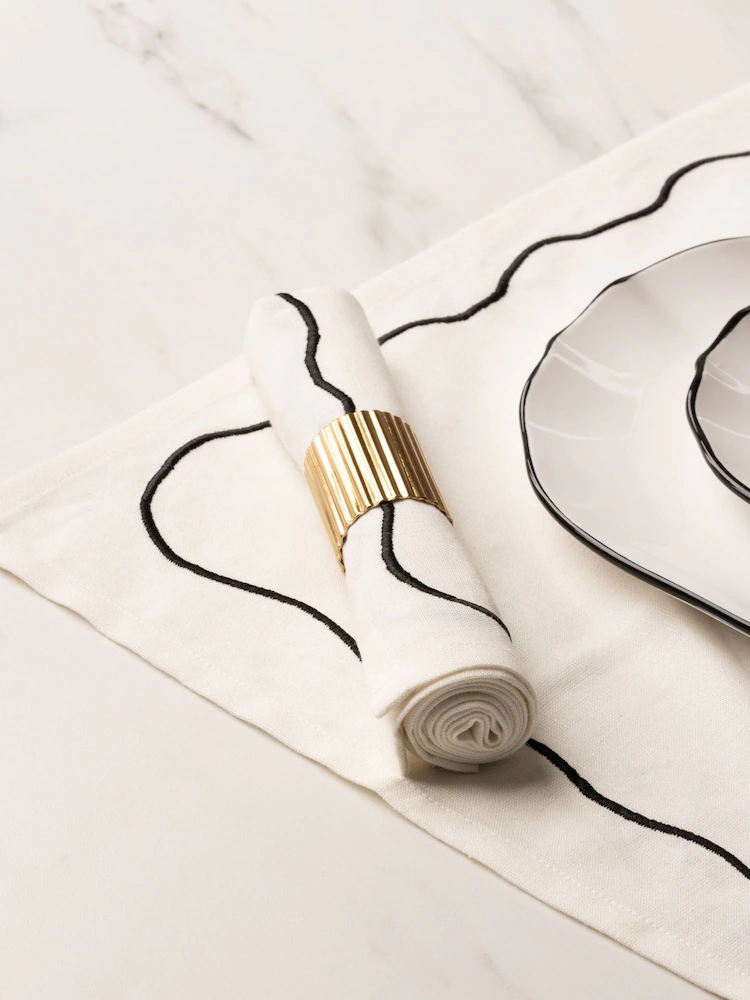 Style Sisters Set of 4 Embroidered Napkins