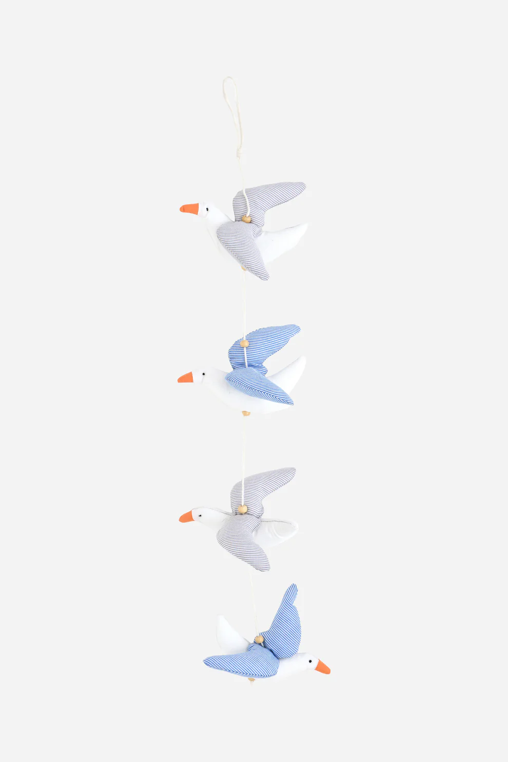 Batela Hanging Garland Of Cuddly Seagulls
