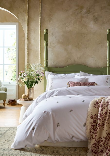 Historic Royal Palaces Victoria Sprigs Embroidered Rose Pink Bedding