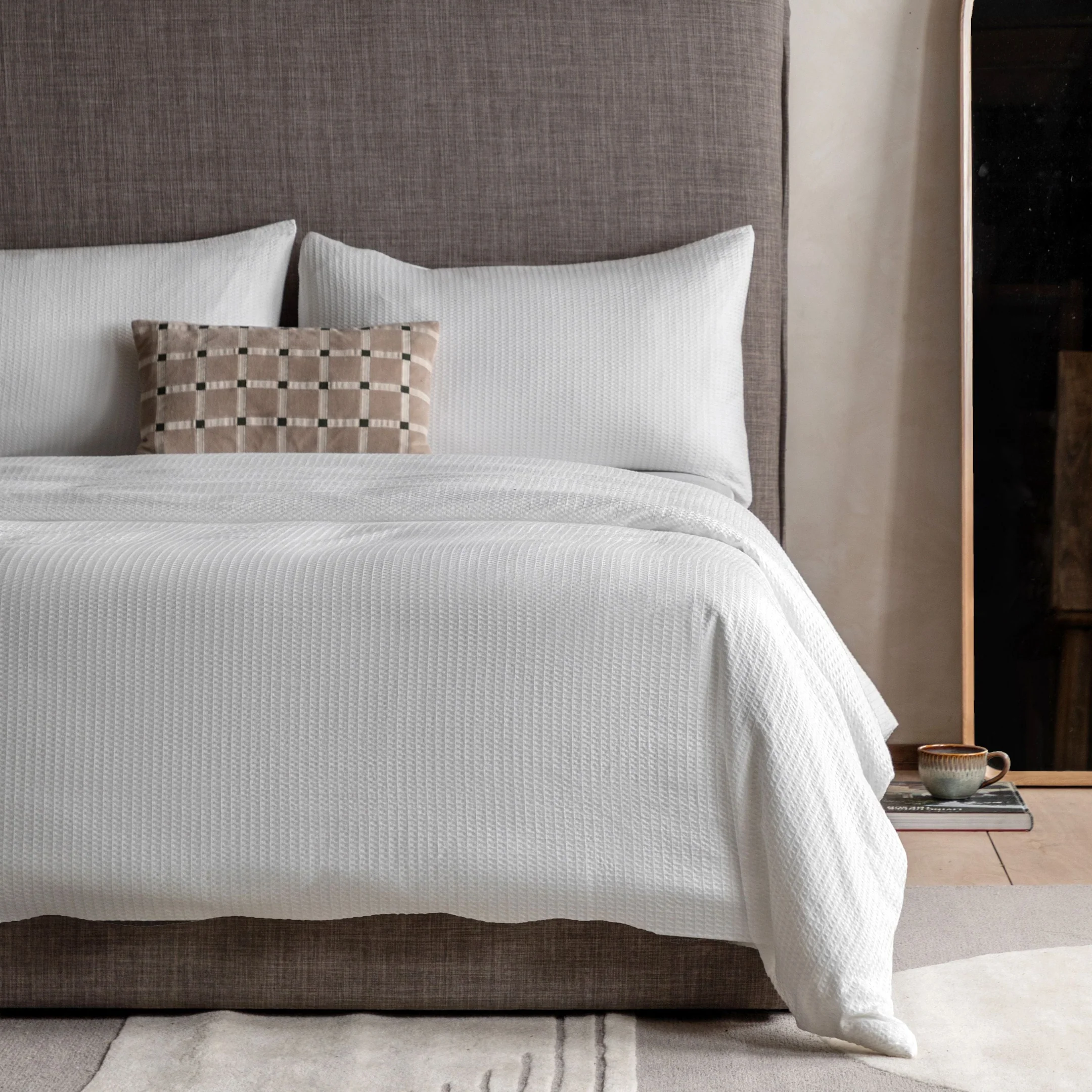 MIRA Jaquard Quilt Cover Set White