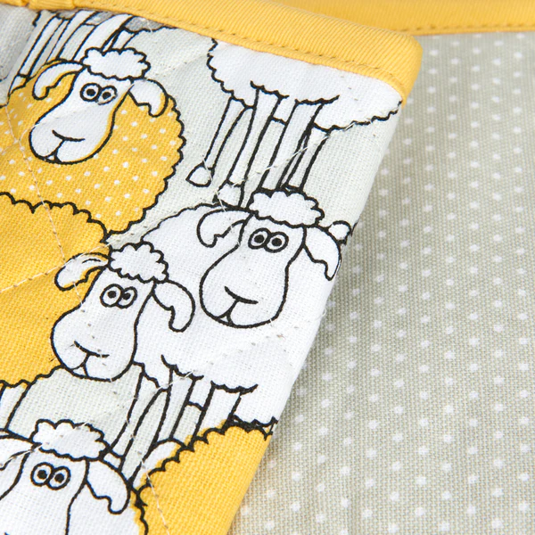 KitchenCraft Yellow Sheep Double Oven Gloves