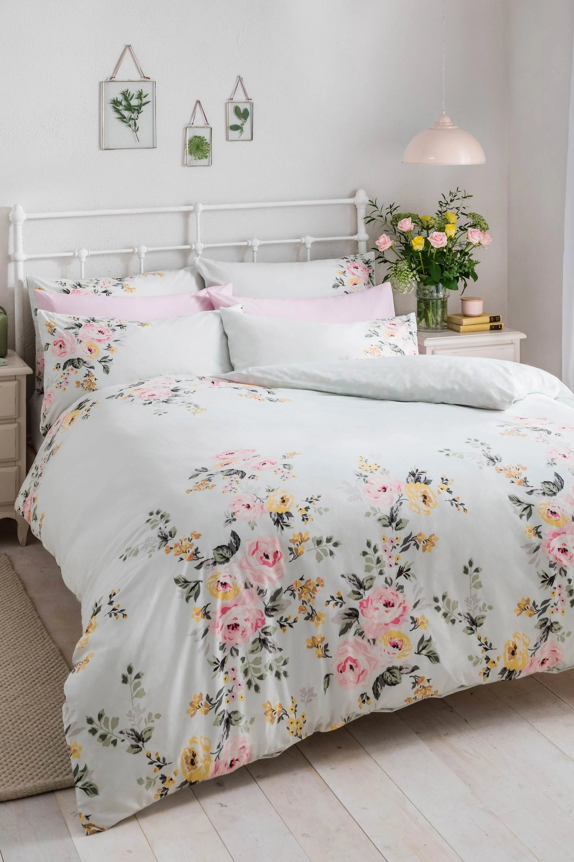 Cath Kidston Vintage Bunch Quilt Set