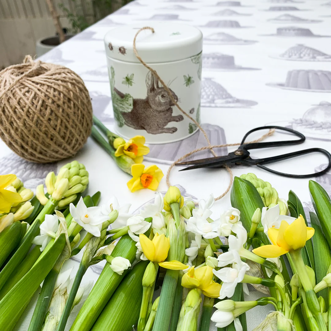 Thornback & Peel Rabbit & Cabbage String Tin