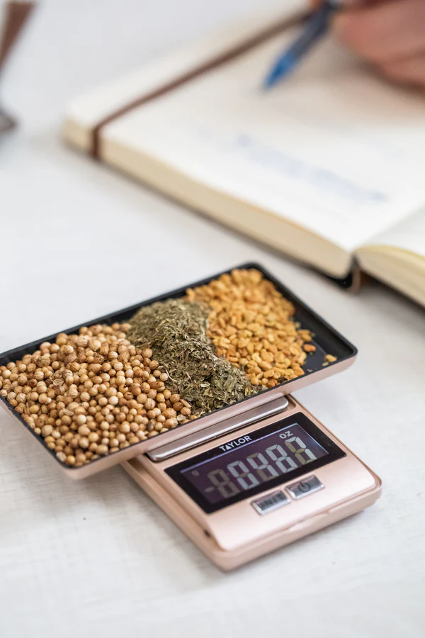 Taylor Pro Taylor Pro 0.01g Precision Pocket Kitchen Scales in Gift Box, Plastic / Stainless Steel - Rose Gold