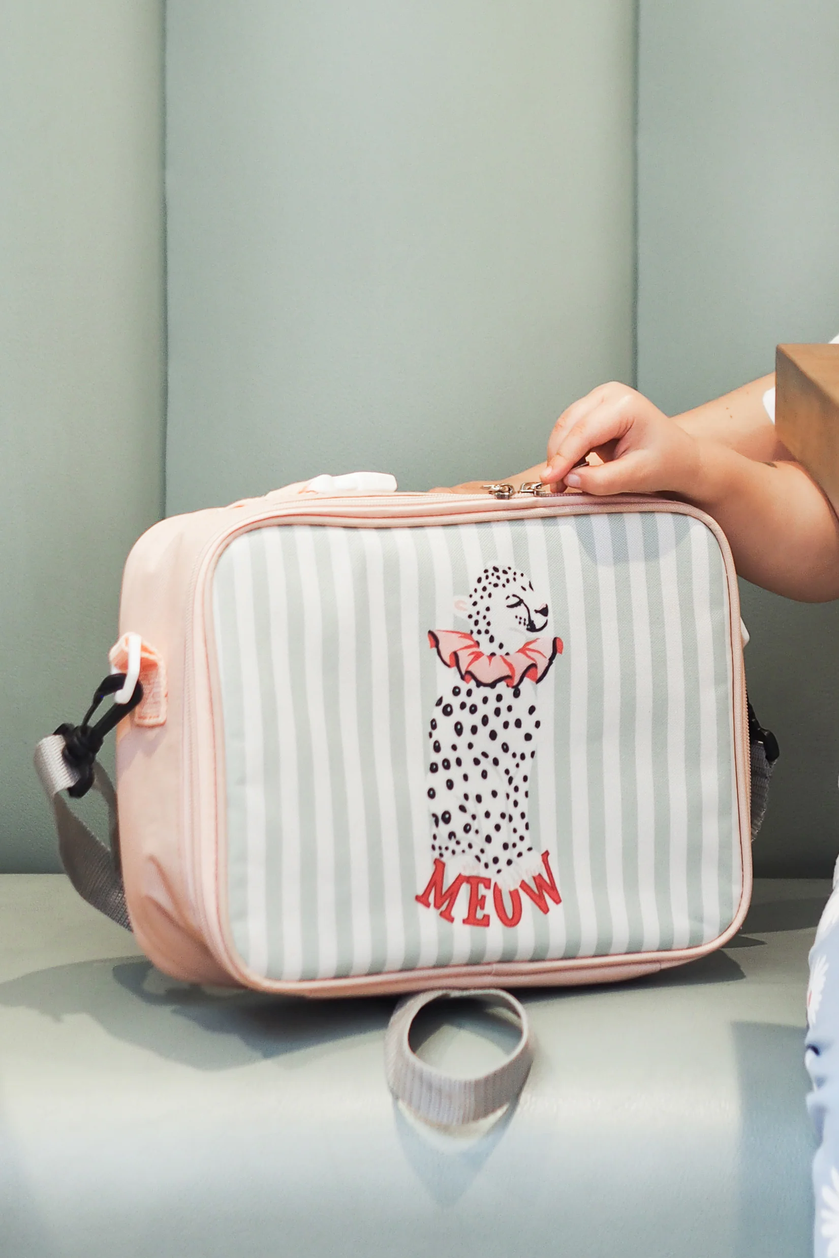 Yvonne Ellen Mini Kids Cheetah Lunch Bag - Peach