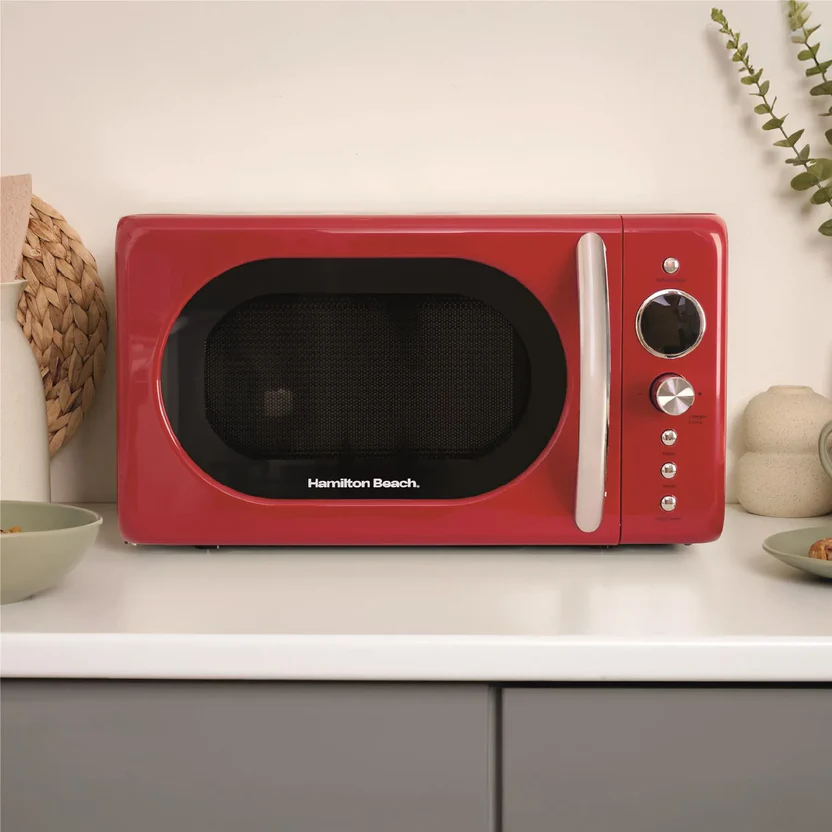 Hamilton Beach Retro Microwave - Red 20L