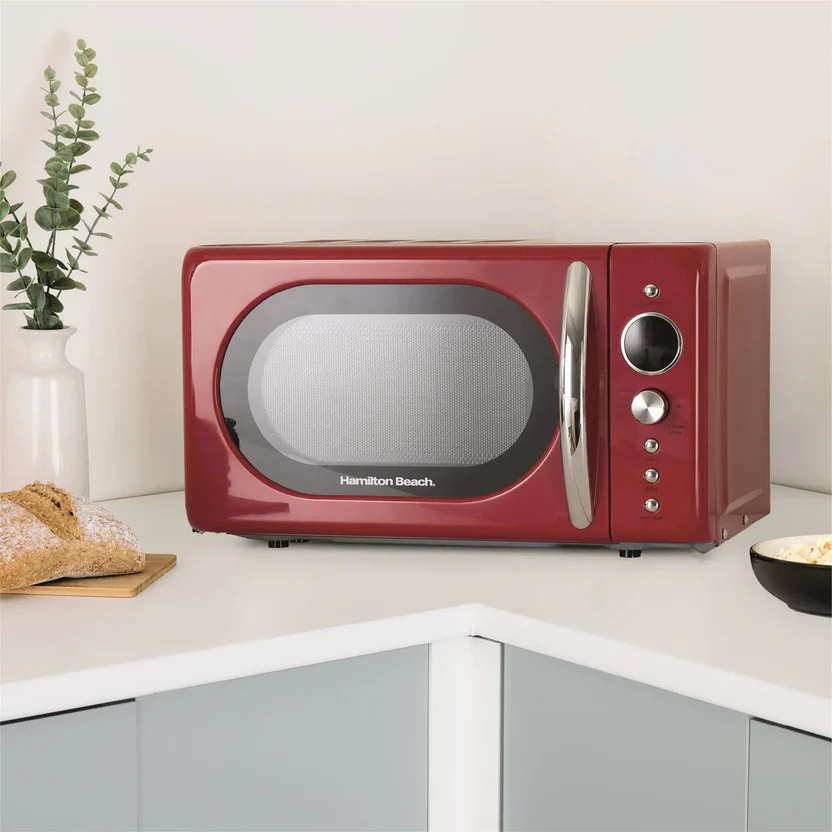 Hamilton Beach Hamilton Beach Retro Microwave - Red 20L