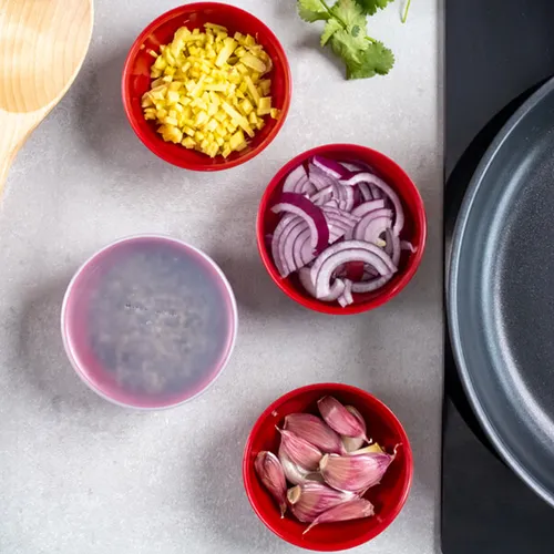 Kitchen Aid KitchenAid Set of 4 Pinch Bowls & Lids - Empire Red