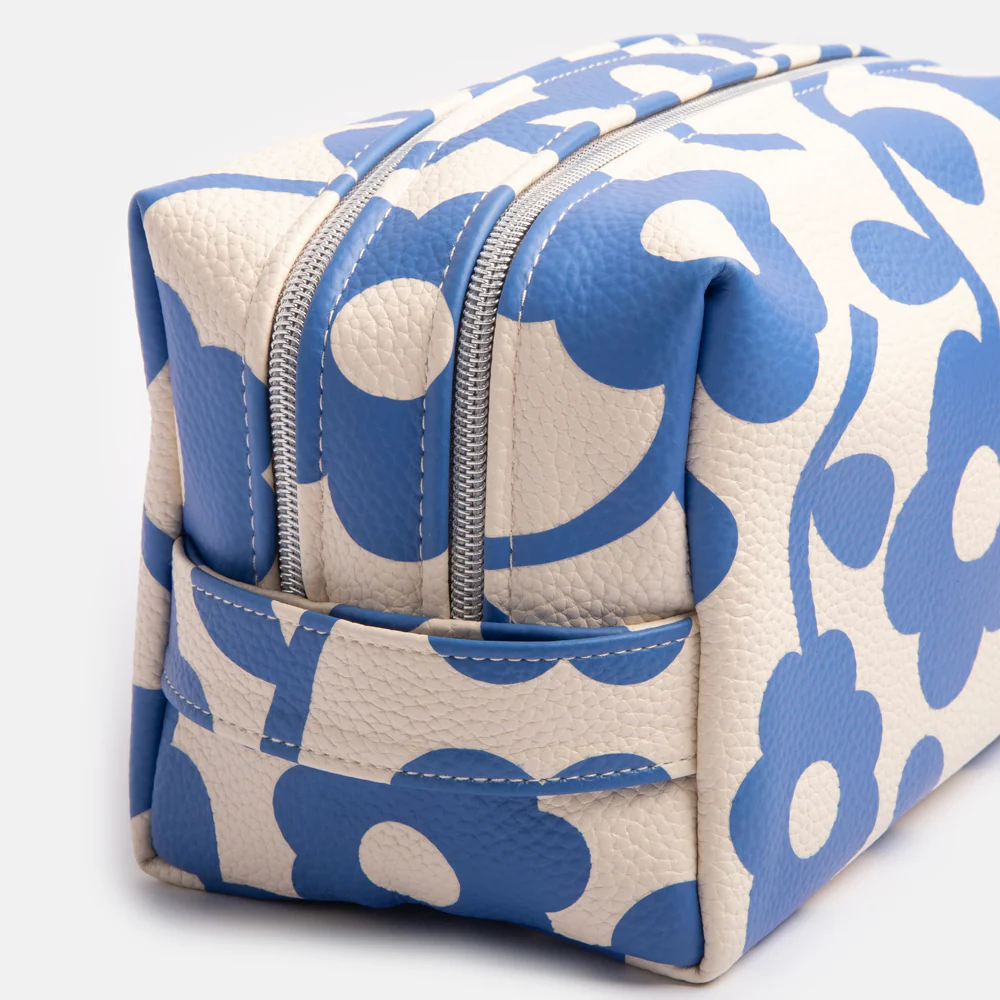Caroline Gardner Caroline Gardner Blue Floral Large Travel Wash Bag