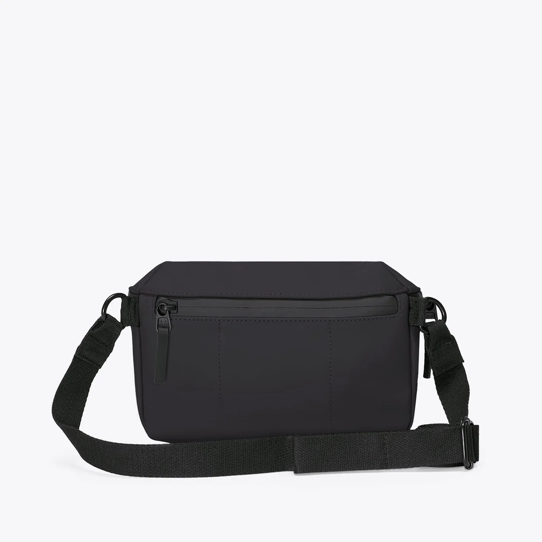 Ucon Acrobatics Lotus Jona Medium Bag - Black