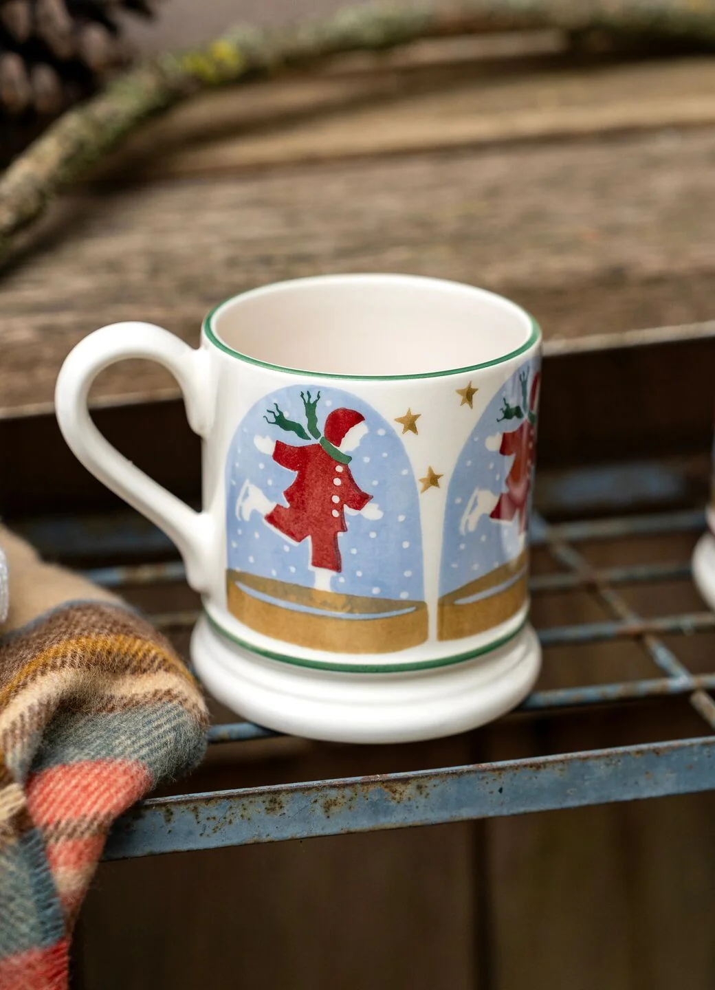 Emma Bridgewater Emma Bridgewater Ice Skater Snow Globe 1/2 Pint Mug