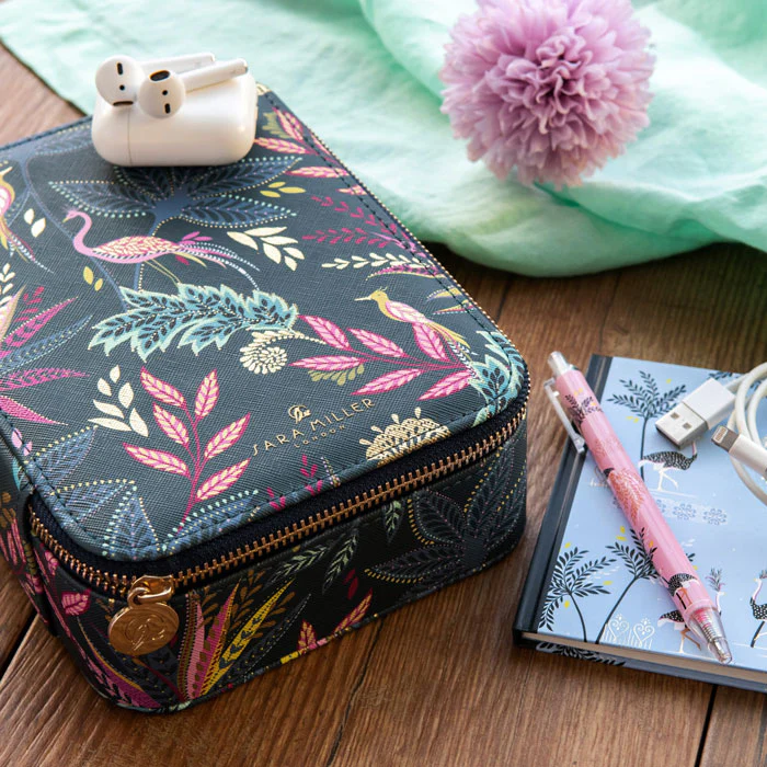 Sara Miller Savannah Botanic Paradise Tech Organiser