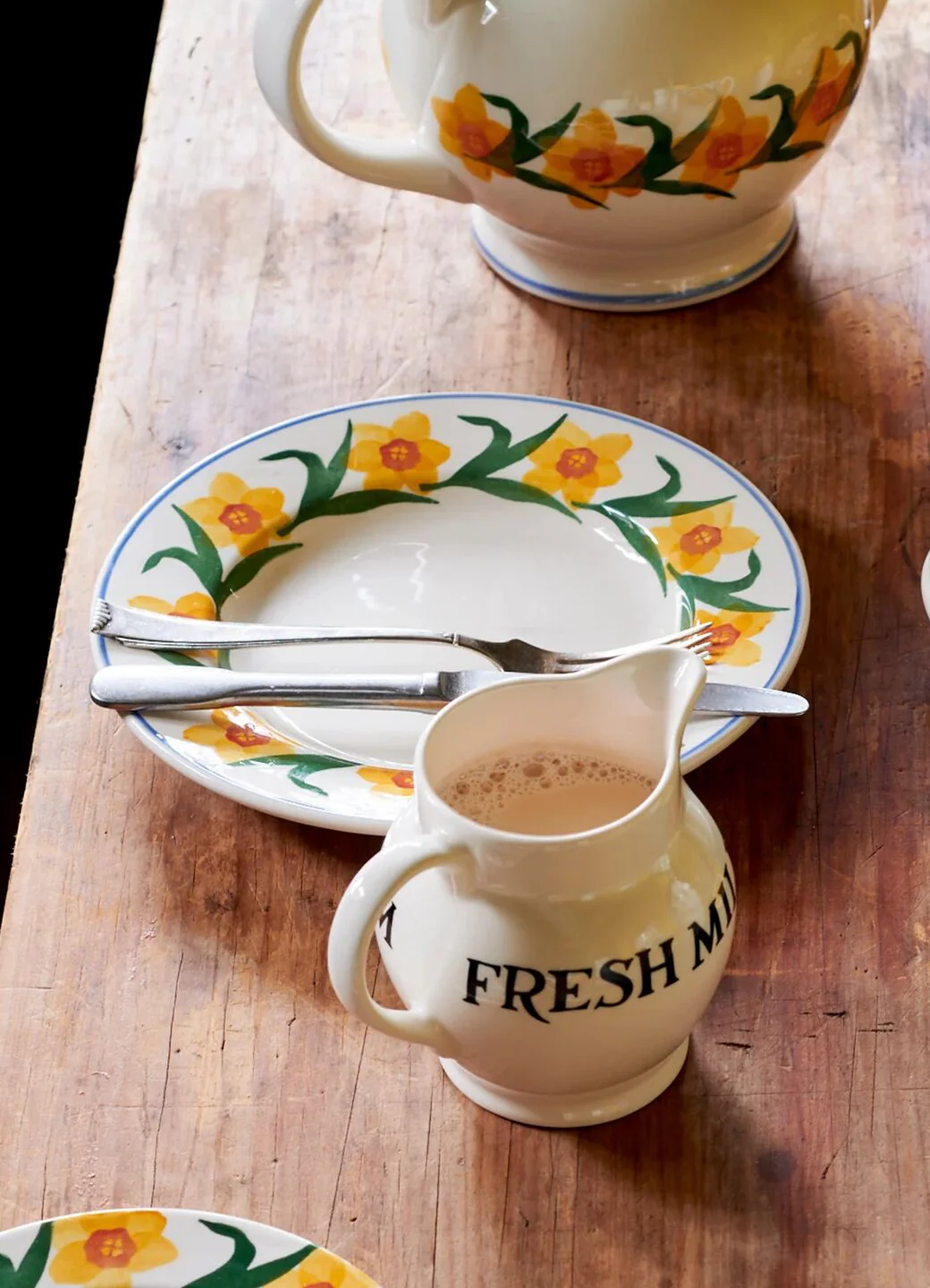 Emma Bridgewater Windblown Daffodils Medium Dinner Plate 8.5 Inch