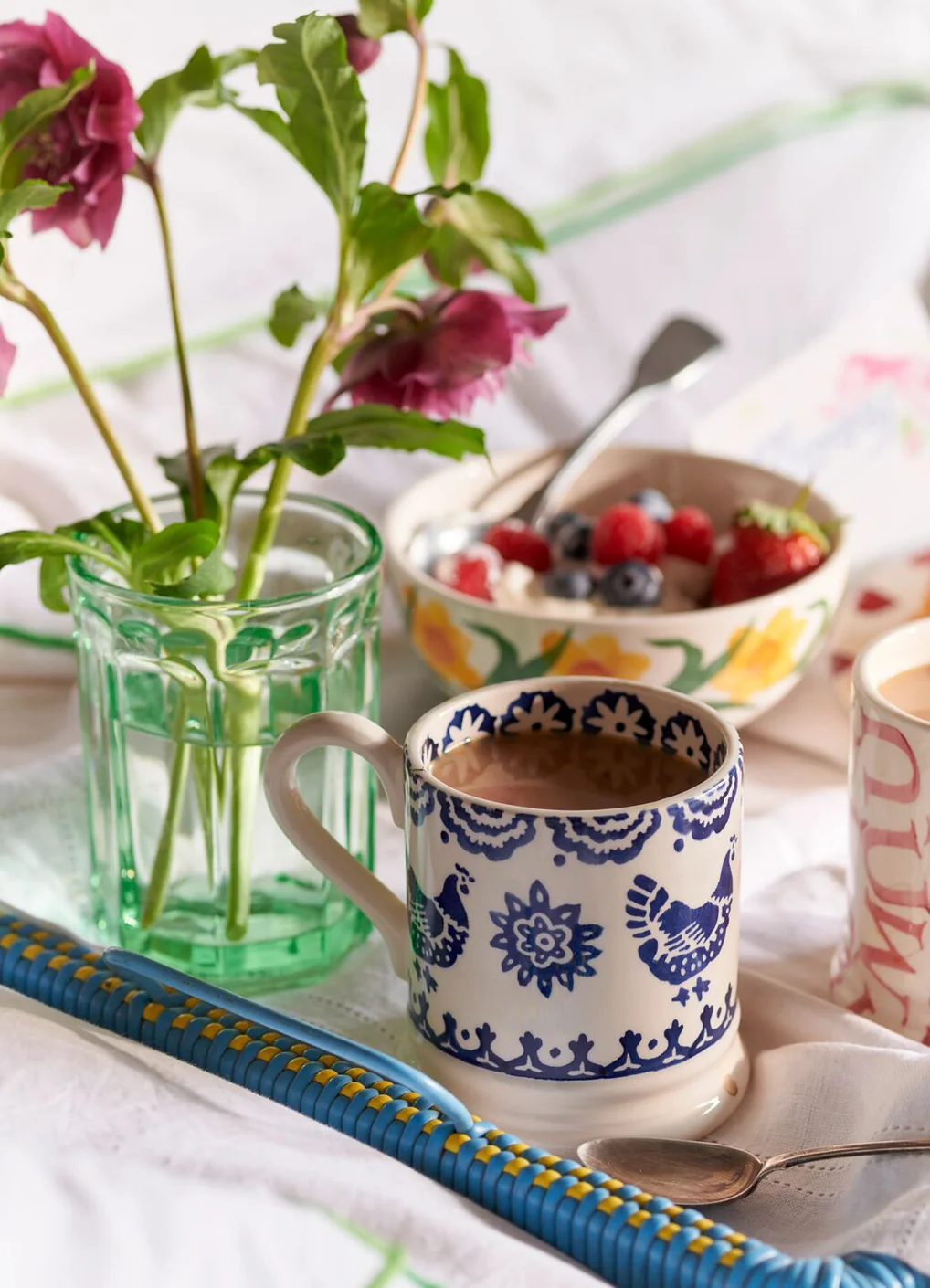 Emma Bridgewater Emma Bridgewater Blue Hen & Border Mum 1/2 Pint Mug