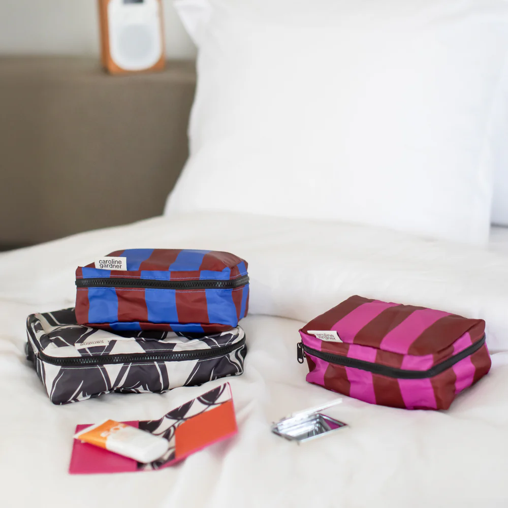 Caroline Gardner Caroline Gardner Mono Looped Hearts/Stripes Set of 3 Small Packing Cubes