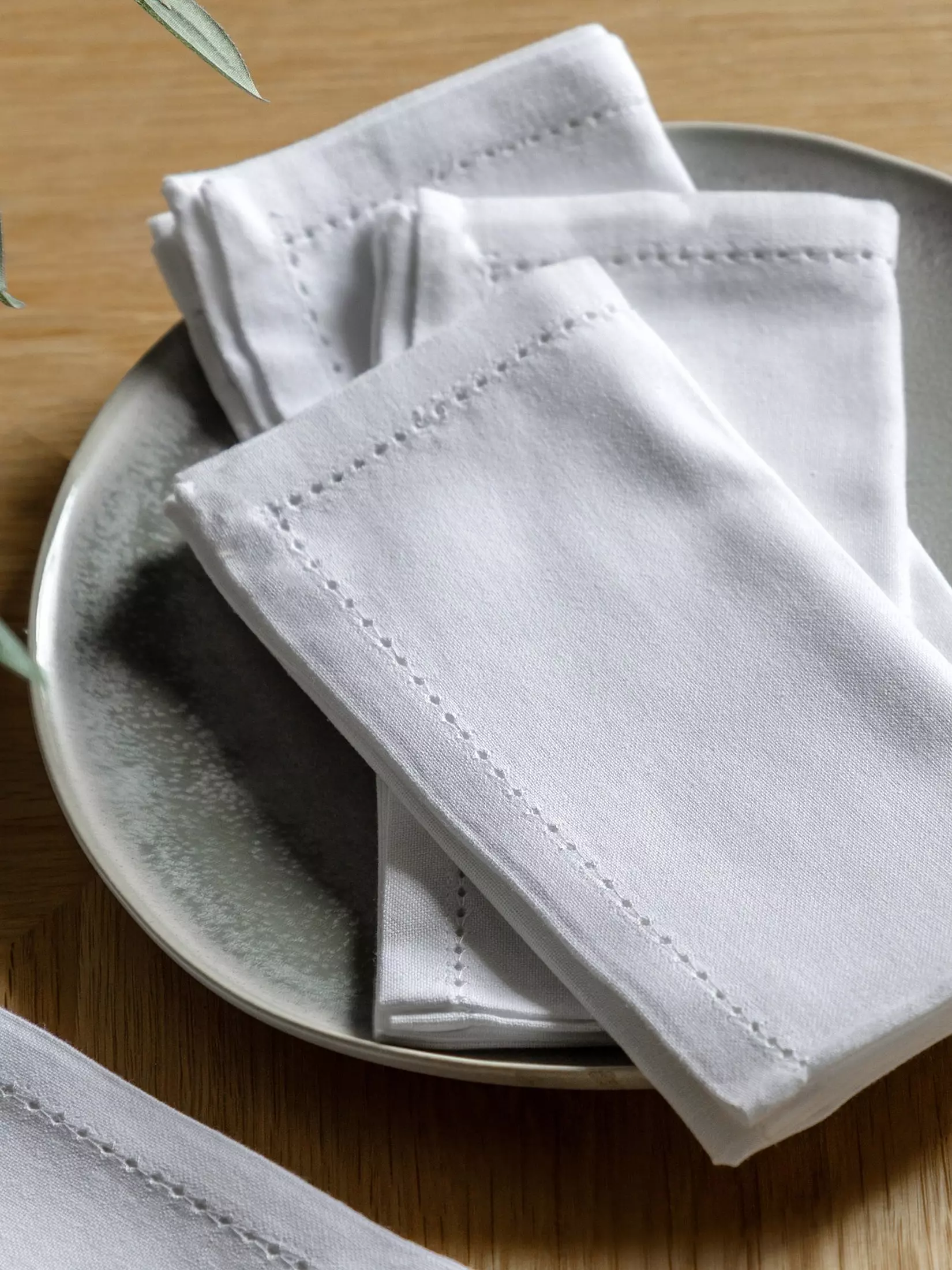 White Classic Napkins 4pk