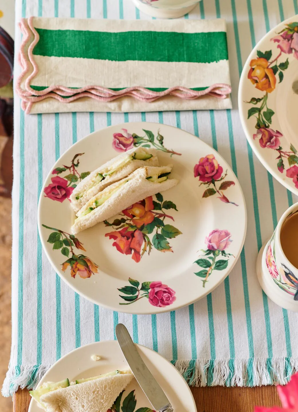 Emma Bridgewater Granny's Roses Medium Dinner Plate 8.5 Inch
