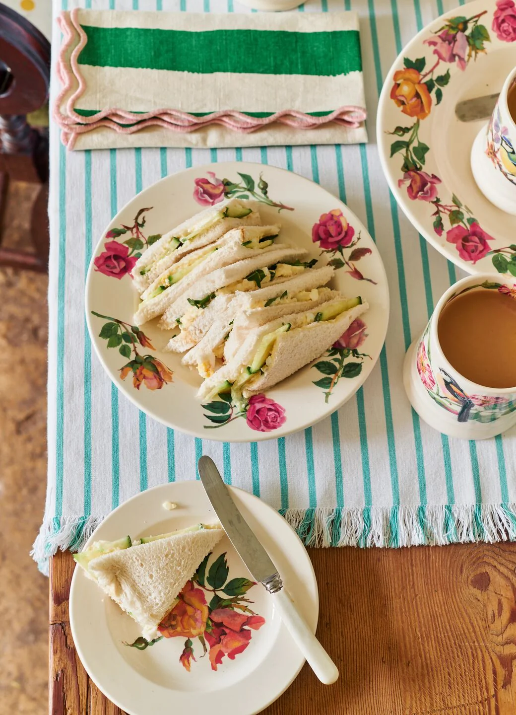 Emma Bridgewater Granny's Roses Medium Dinner Plate 8.5 Inch
