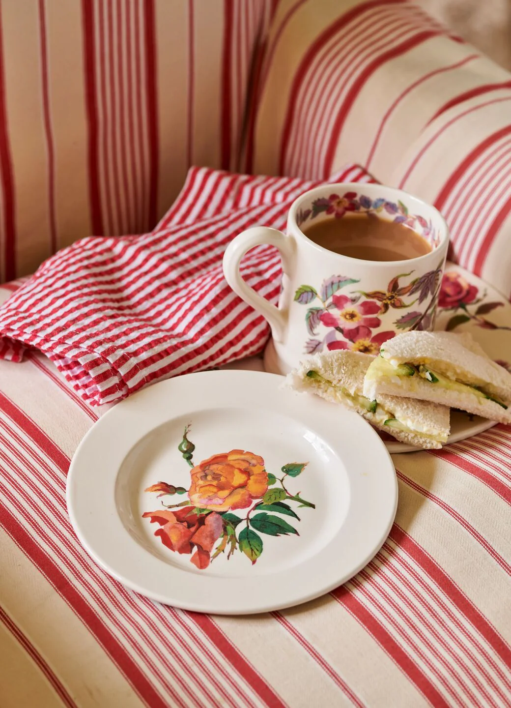 Emma Bridgewater Granny's Roses Small Side Plate 6.5 Inch
