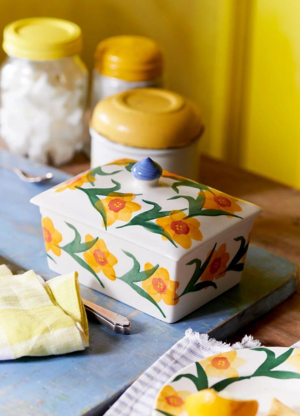 Emma Bridgewater Emma Bridgewater Windblown Daffodils Small Butter Dish