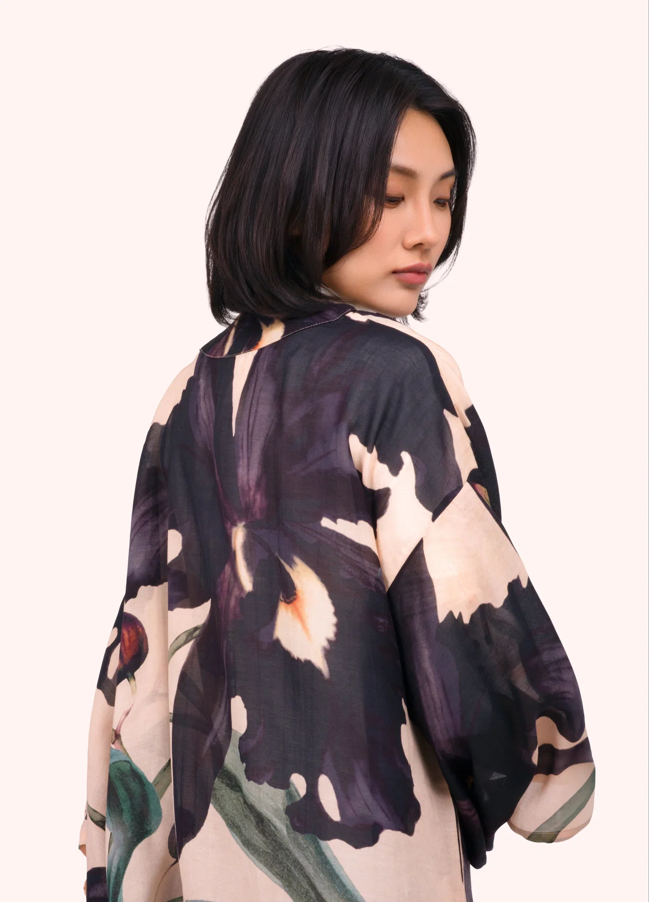 Powder Short Kimono Jacket - Midnight Orchid